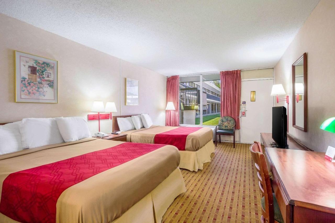 Econo Lodge Cave City Esterno foto